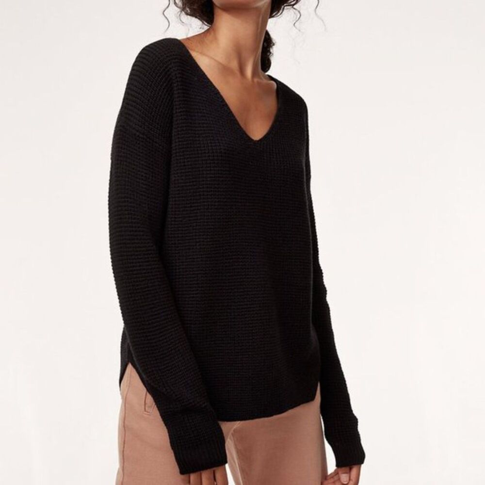 Aritzia Babaton Jarrod Linen Silk V-Neck Slouchy Knit Sweater Black Size Medium